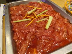 云南鲜黄牛肉-洱火云南酸菜牛肉火锅(石景山当代商城店)