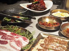 -草家酱蟹炭火烤肉店(珲春南路一店)