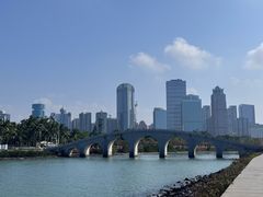 -万绿园