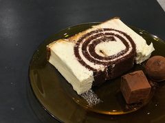 白巧克力奶油果糖瑞士卷-Awfully Chocolate(嘉里城店)