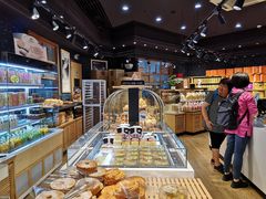 面包甜点陈列柜-皇家美孚·蛋糕外送(东部佳世客店)