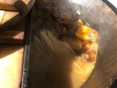 -鱼窝棚柴火铁锅炖(富山屯店)