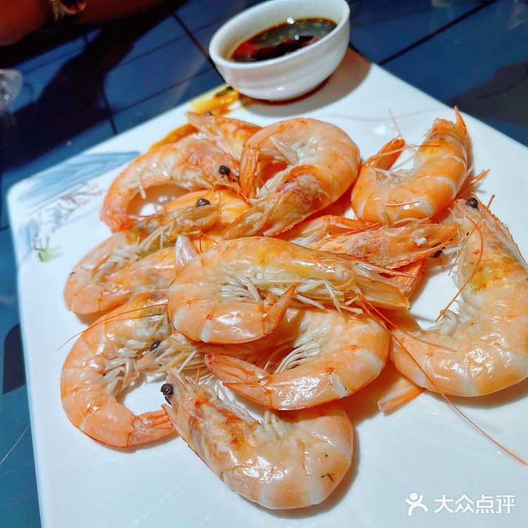 下午四五点才营业，一直营业到凌晨