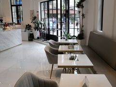 -Fridi Patisserie Cafe