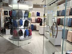 门面-东荟城名店仓
