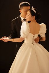 -雪中彩影婚纱摄影·微光艺术中心