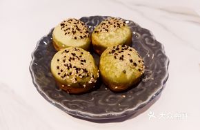 Water Chestnut Shrimp and Silver Fish Pan-Fried
