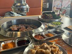 -明洞阿姨·韩式酱蟹烤肉·创意料理(三元桥店)