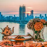 俯瞰瑰丽江景，品味精致美食🌈