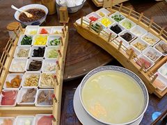 -香麒园·过桥米线·南湖雅宴