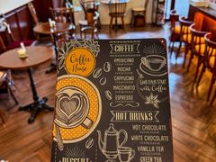 -Café Monson