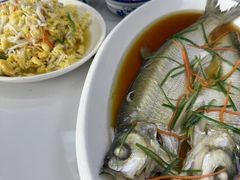 -丹水桥地锅鱼·翘嘴鲌·地方特色全鱼宴(丹江口大坝店)