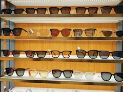 -优医视平价眼镜蔡司依视路折扣工厂店(十里堡店)