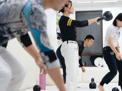 -菠萝格斗巴西柔术训练馆