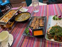 -香巴拉云南餐厅(华莱坞店)