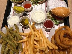 -The Habit Burger Grill 哈比特汉堡(复兴soho店)