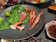 -铭牛烧肉·和牛海鲜自助(高新月牙湖店)