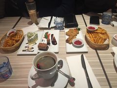 -必胜客(证大大拇指店)