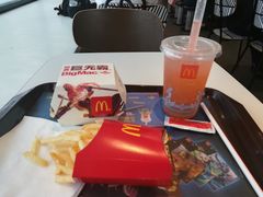 巨无霸大套餐-麦当劳(健德桥得来速店)