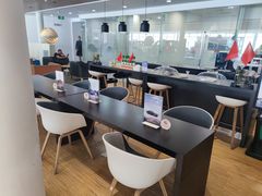 -杭州中沃沃尔沃4S店(滨江区店)
