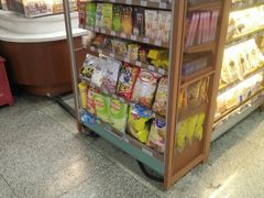 -全家便利店(襄阳南路店)