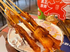 -何师烧烤·小龙虾·江湖川菜·精酿啤酒(成温店)