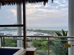 -皇马海口湾海景酒店(万绿园秀英港店)
