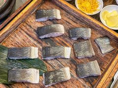 -围炉肉舍•炭烤活鳗•丹东海鲜烤肉(步行街店)