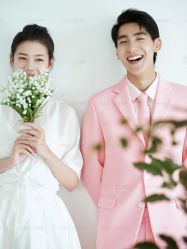 -雪中彩影婚纱摄影·微光艺术中心