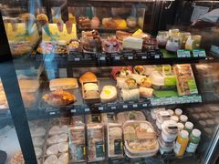 面包甜点陈列柜-星巴克臻选(广州二沙岛文立方店)