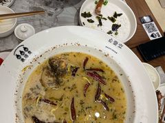 老坛酸菜鲈鱼-渔语鱼新川菜Bistro(万象天地店)