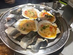 -围炉肉舍•炭烤活鳗•丹东海鲜烤肉(步行街店)