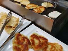 西葫芦胡萝卜丝饼-素满香·食养自助(天一广场店)