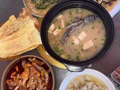 -土砂锅生态山庄·非遗砂锅雅鱼