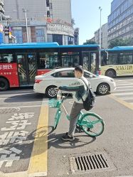 -蓝调造型·烫发·染发