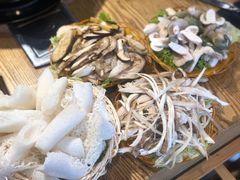 -菌海森林·非遗野生菌火锅(西山区滇池路摩根道店)