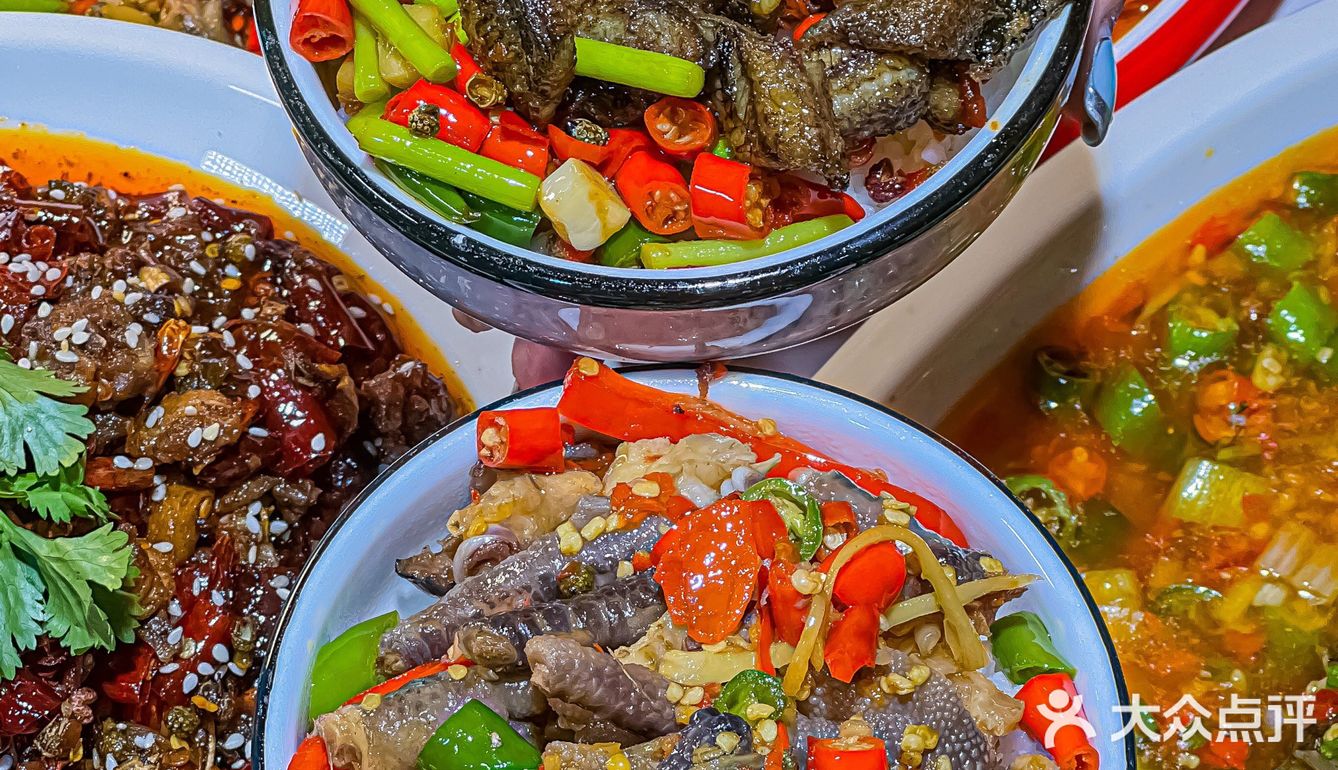 🔥爆辣辣的正宗自贡菜，嘴皮都辣入味儿了还要吃😋