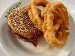 焦圈-老磁器口豆汁店(天坛店)