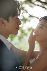 -现代经典婚纱摄影