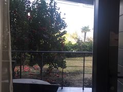 -上海滴水湖皇冠假日酒店