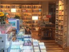 -猫的天空之城概念书店(苏州平江店)