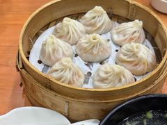 -莱莱小笼·乔艾