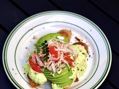 蟹肉牛油果开放三明治-CHEMBOX·COFFEE·BRUNCH(天津K11店)