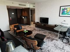 -上海虹桥西郊假日酒店