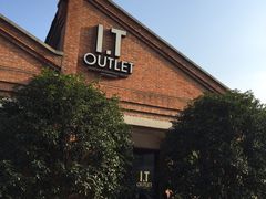 -SKECHERS 斯凯奇(上海国际时尚中心店)