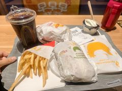 -麦当劳(世界城广场店)