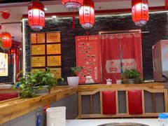 -鲁员外地锅鸡地锅鱼(龙湖江东天街店)
