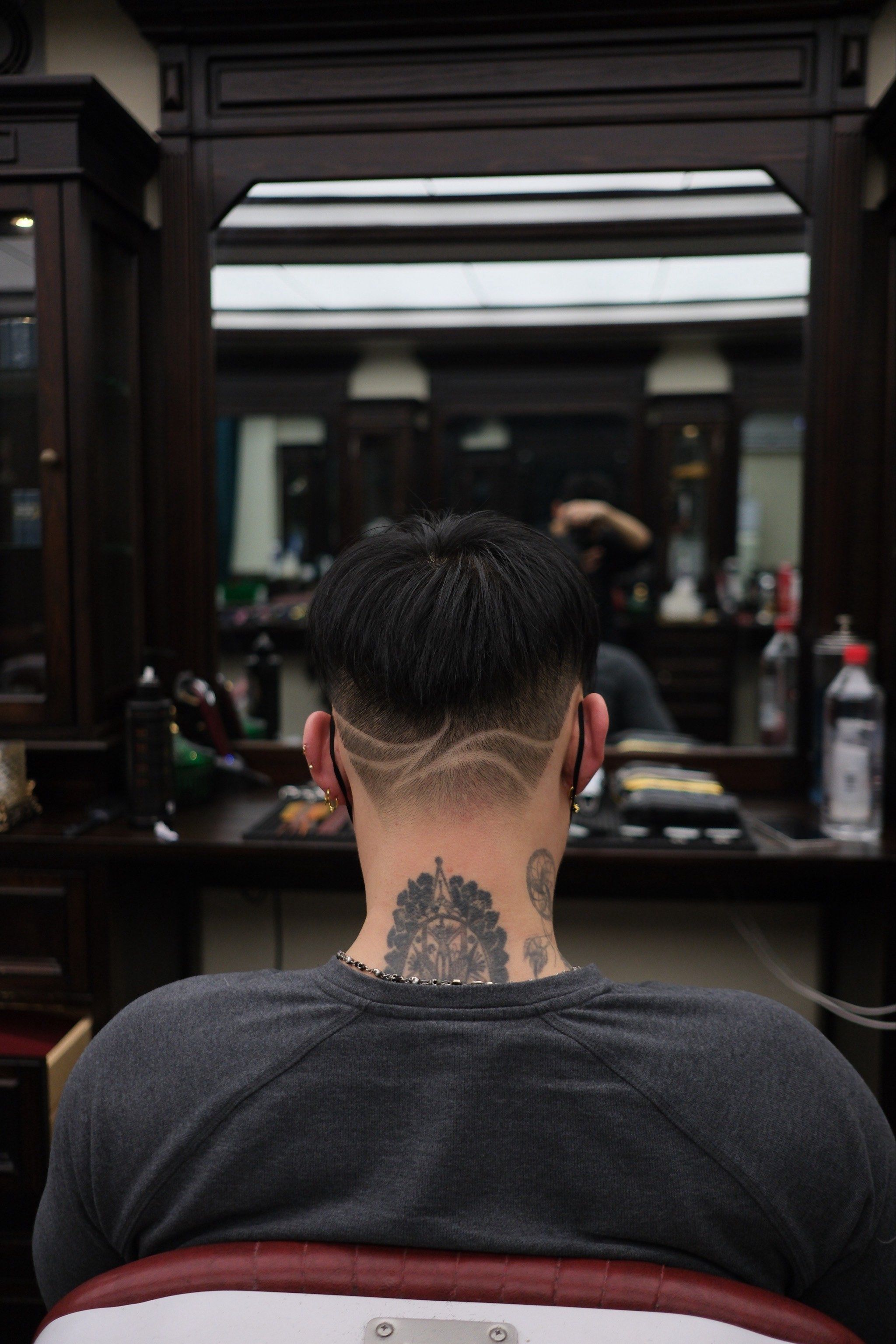 头发的图案太符合我的纹身风格啦[加油]超级搭