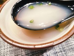 招牌牛三宝面配温泉蛋-难得一面