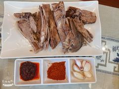 手抓羊肉-清真·伊然轩青海特色美食